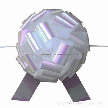Gift ribbon pull bow, made of iridescent white ribbon